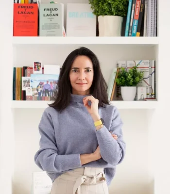 Maria-R-de-Almeida-2-1-683x1024